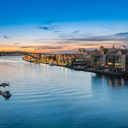 Large Penthouse In The Center With Balcony Bergen